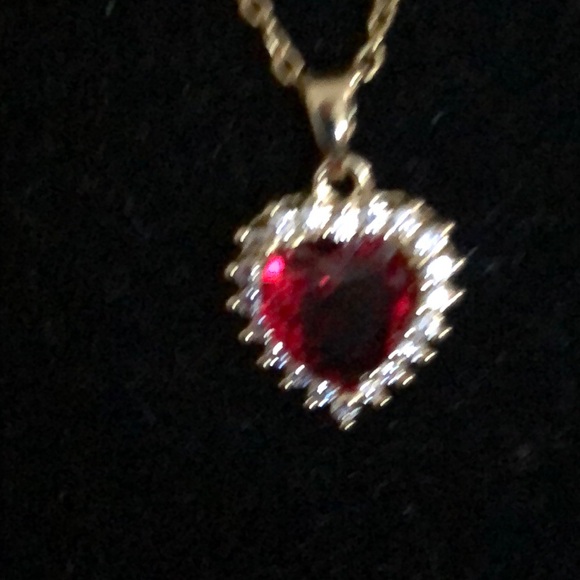 Elegant Red Heart Pendant Necklace and Earring Set - Picture 7 of 10